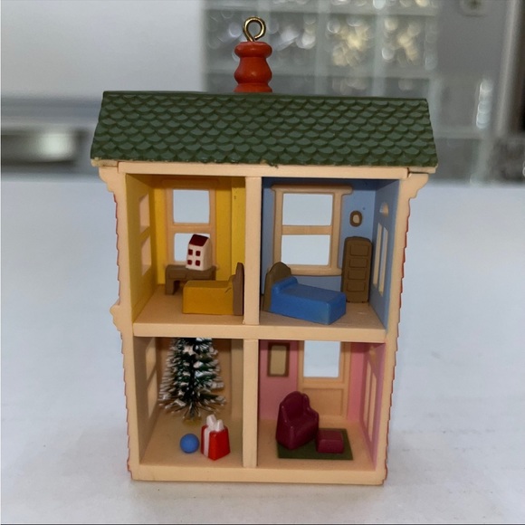 Hallmark Ornament Nostalgic Houses and Shops
1st in the series
Rare - Picture 3 of 6
